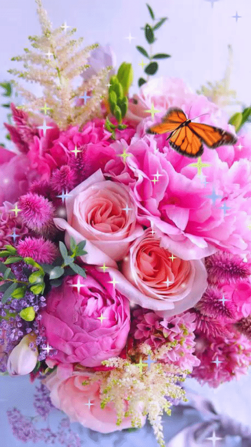 Анимированная картинка с букетом розовых цветов и бабочкой для женщины.